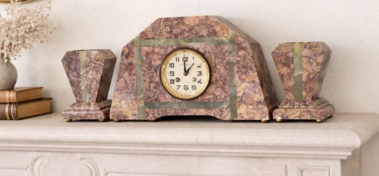 Horloge en marbre décoratif