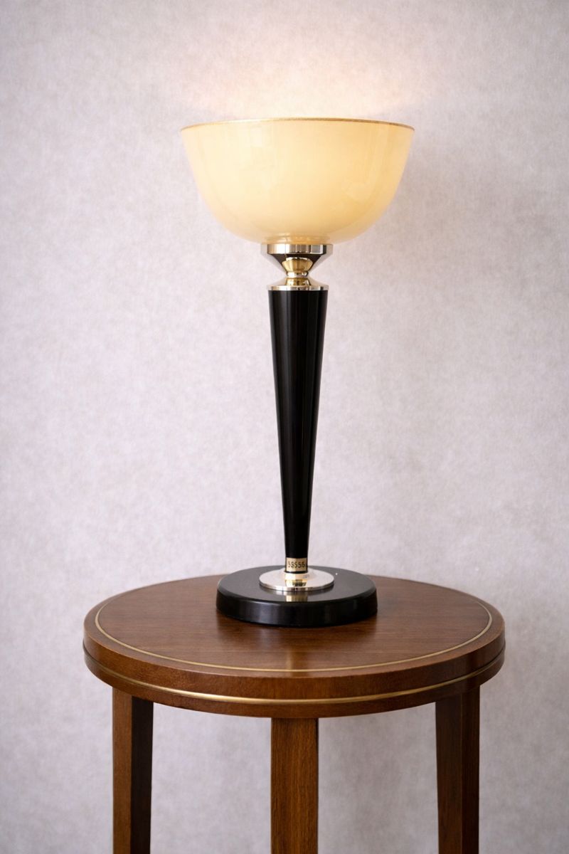 Lampe moderne sur table ronde